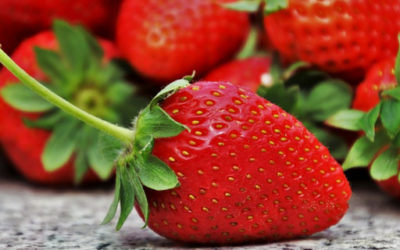Jahody, smoothie a skvělé letní osvěžení